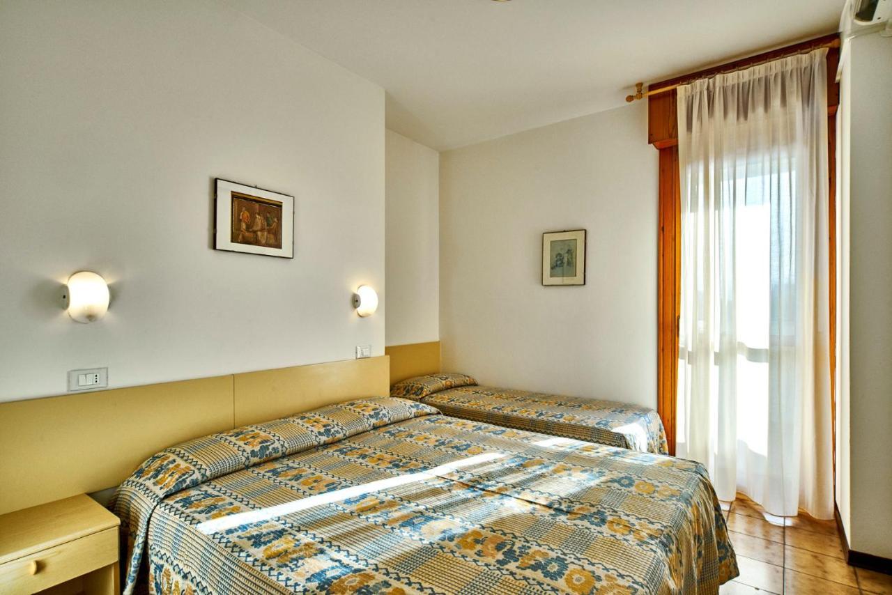 Residence Columbia Бибионе Екстериор снимка