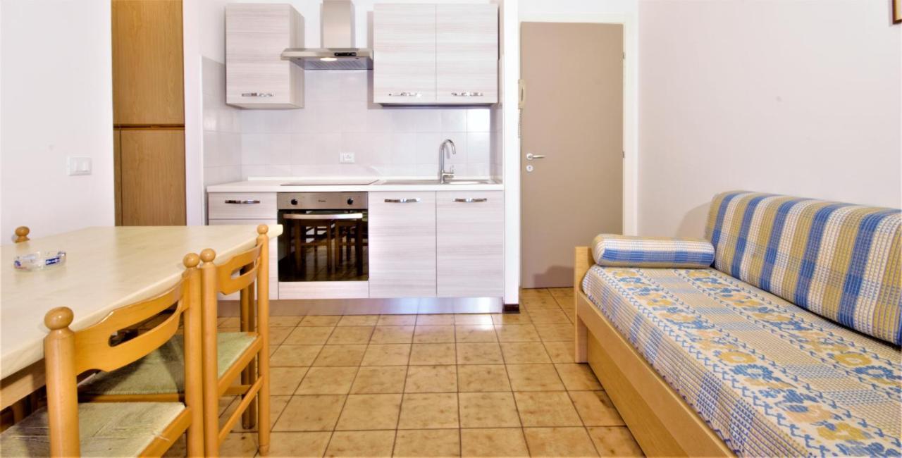 Residence Columbia Бибионе Екстериор снимка