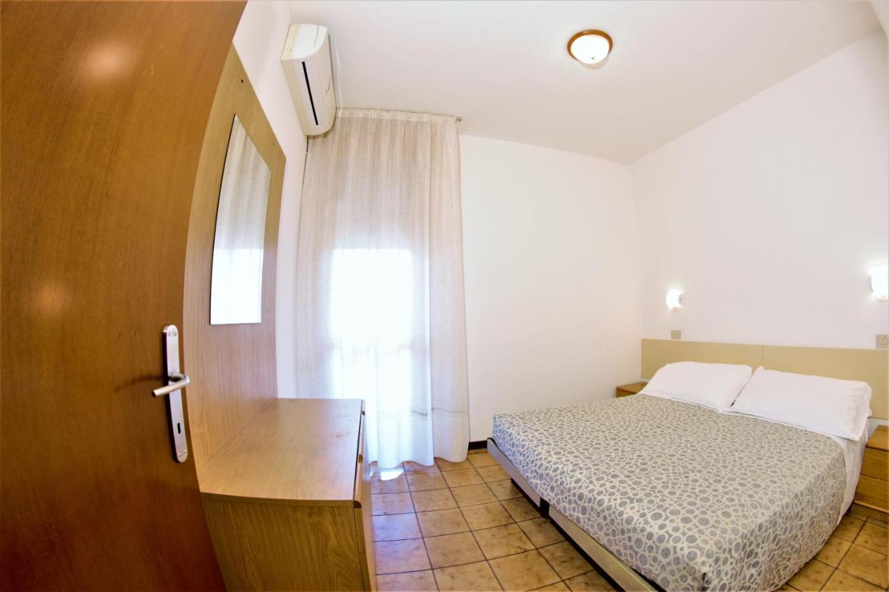 Residence Columbia Бибионе Екстериор снимка