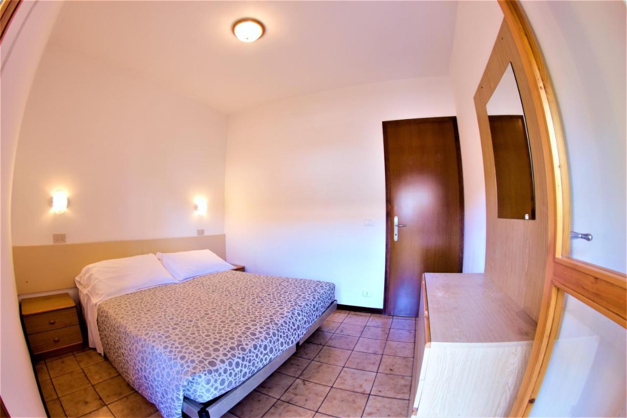 Residence Columbia Бибионе Екстериор снимка