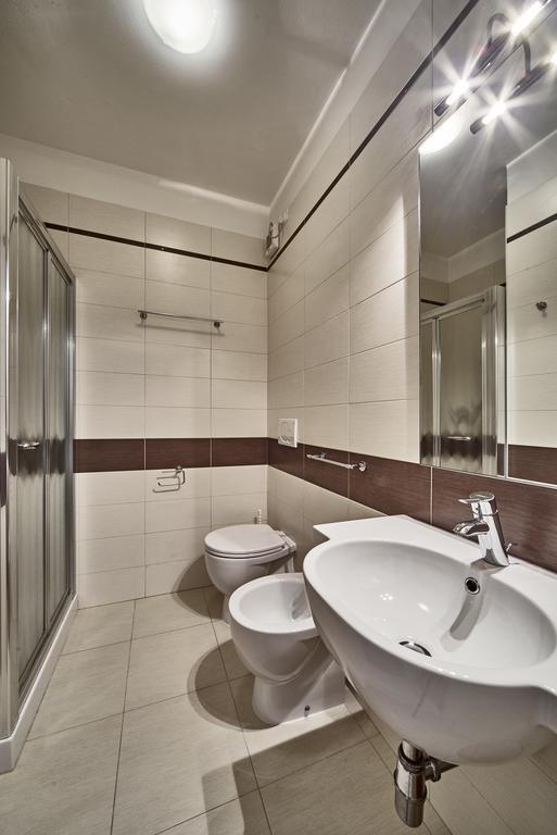 Residence Columbia Бибионе Екстериор снимка