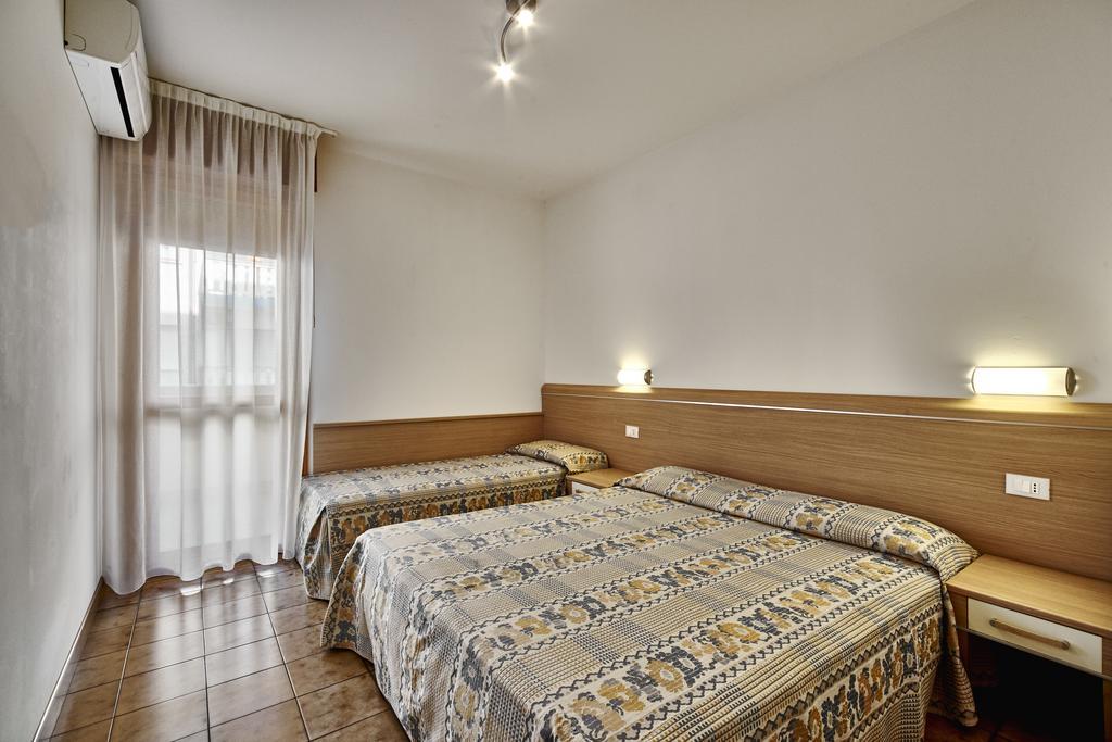 Residence Columbia Бибионе Екстериор снимка